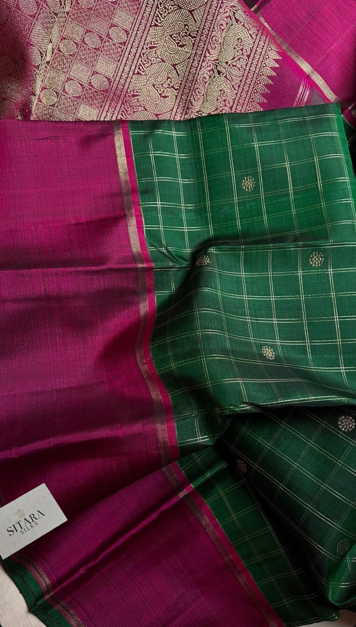 . Pure Kanchipuram Handloom Silk Saree - Traditional bottle green with Mangenta Contrast