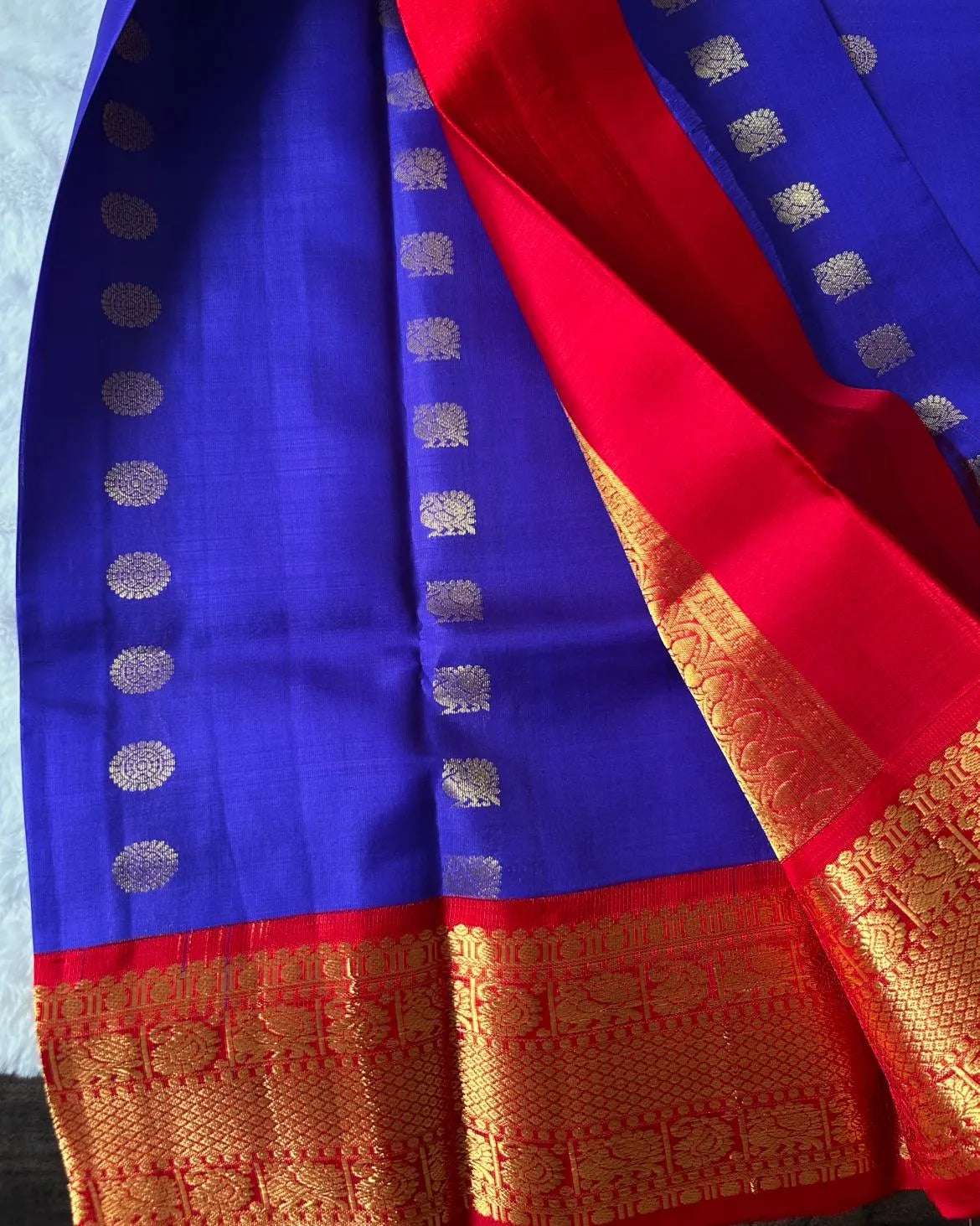 . Pure Kanchipuram Silk Saree Vintage Design | Blue with Purple Undertones and Red Contrast