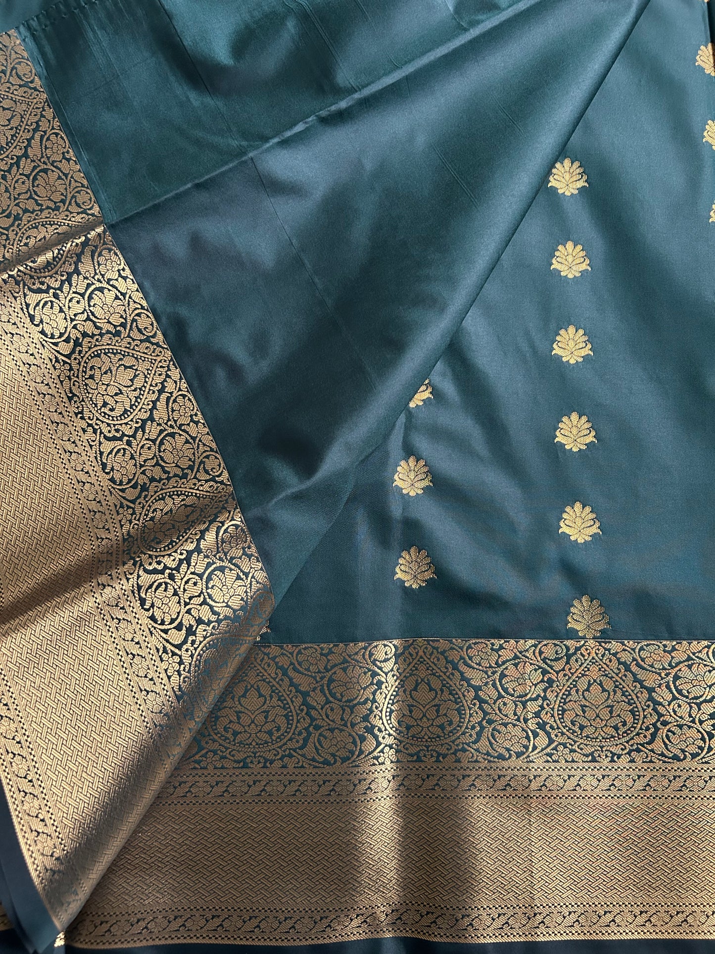 . Semi Kanchipuram Premium Silk Saree – Bottle Green