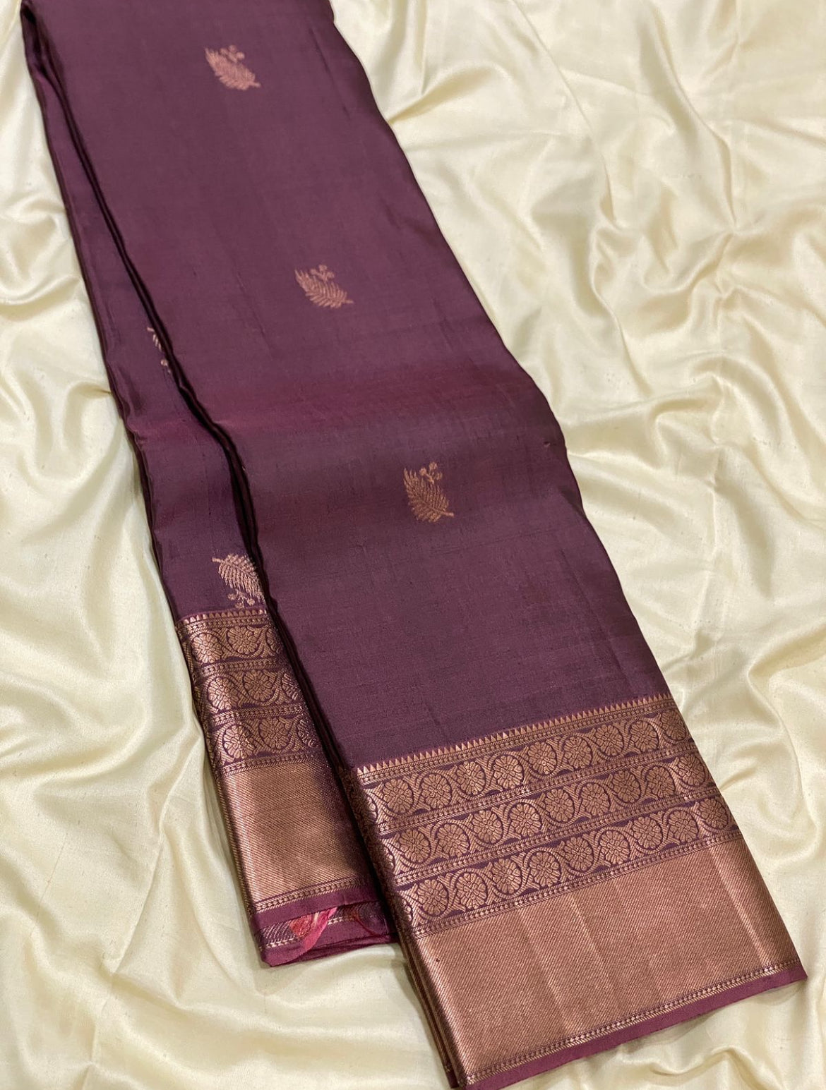 . Pure Kanchipuram Handloom Silk Saree – Brown with Purple Undertones