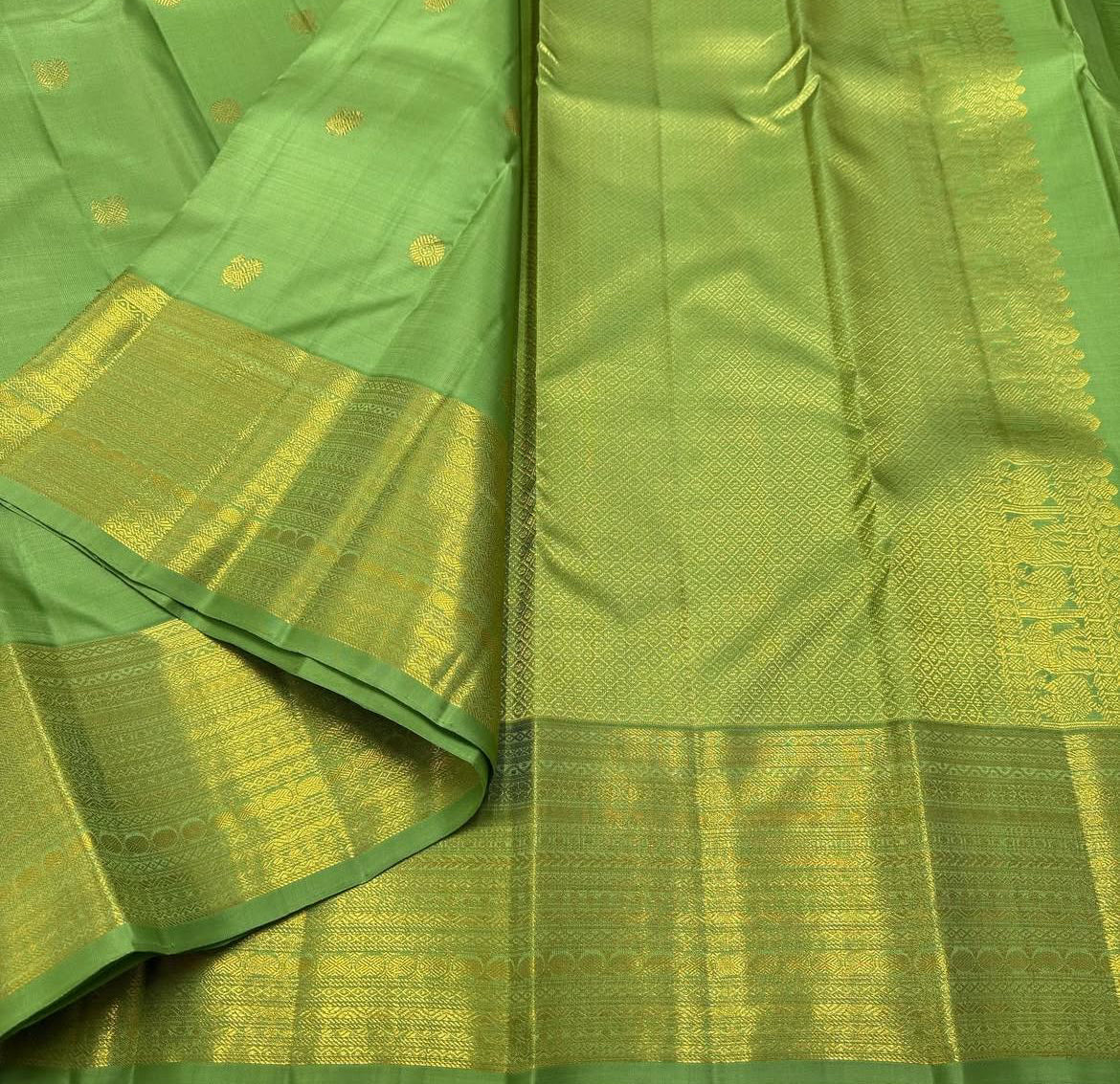. Pure Kanchipuram Handloom Silk Saree – Apple Green | Traditional South Indian Bridal Saree |