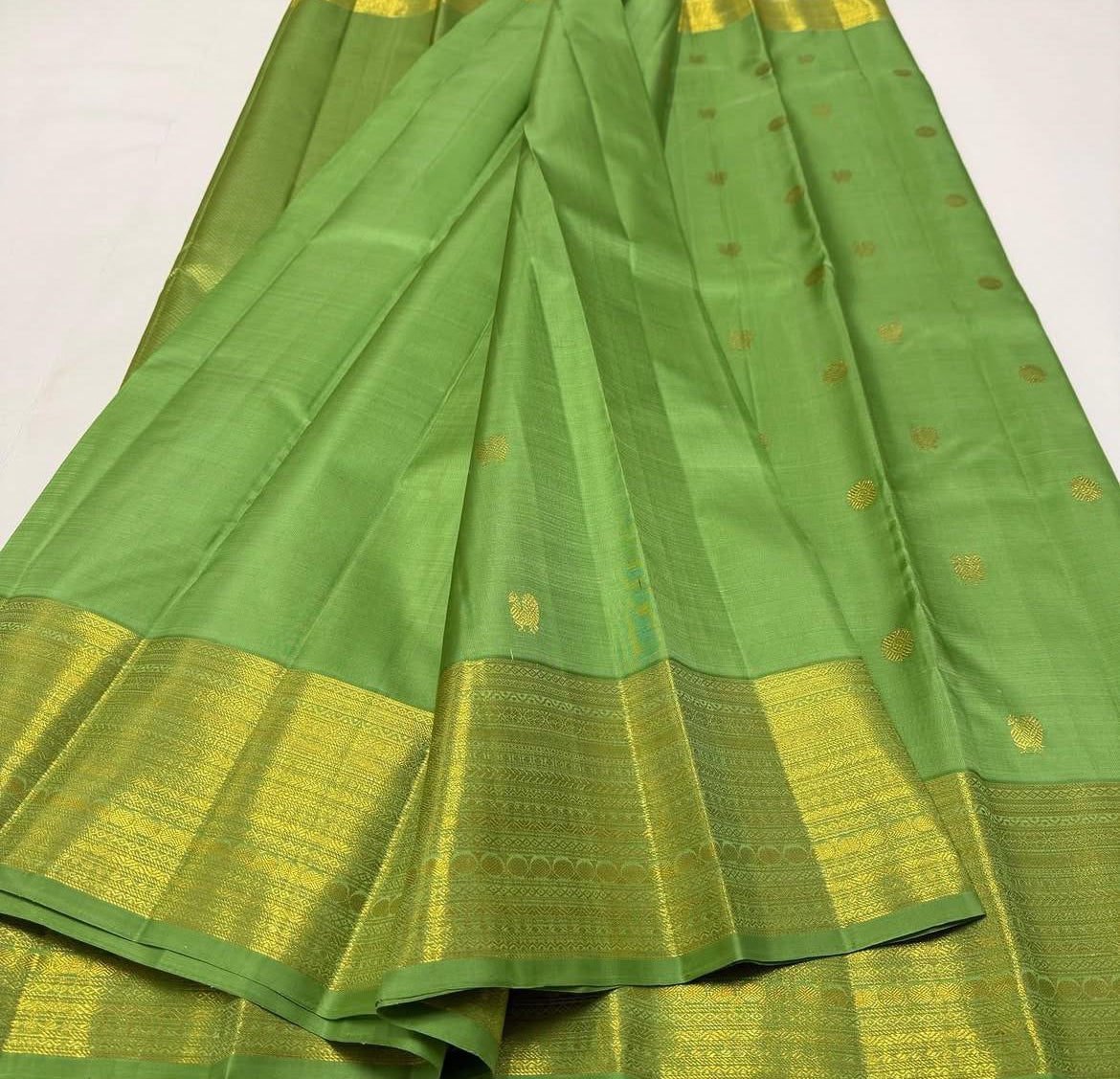 . Pure Kanchipuram Handloom Silk Saree – Apple Green | Traditional South Indian Bridal Saree |