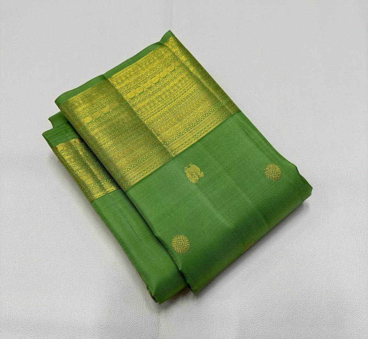 . Pure Kanchipuram Handloom Silk Saree – Apple Green | Traditional South Indian Bridal Saree |
