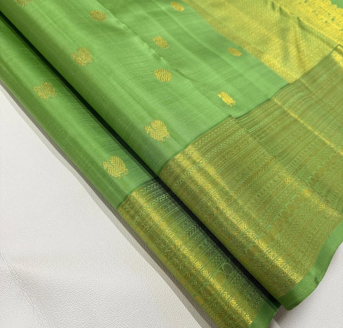. Pure Kanchipuram Handloom Silk Saree – Apple Green | Traditional South Indian Bridal Saree |
